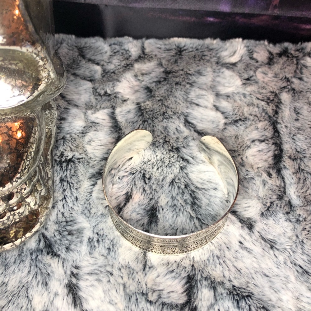Cuff bracelet - Picture 4 of 4